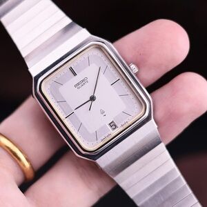 Vintage 1979 Seiko Quartz 2632-5000 Men’s Watch
[Very Good Condition]